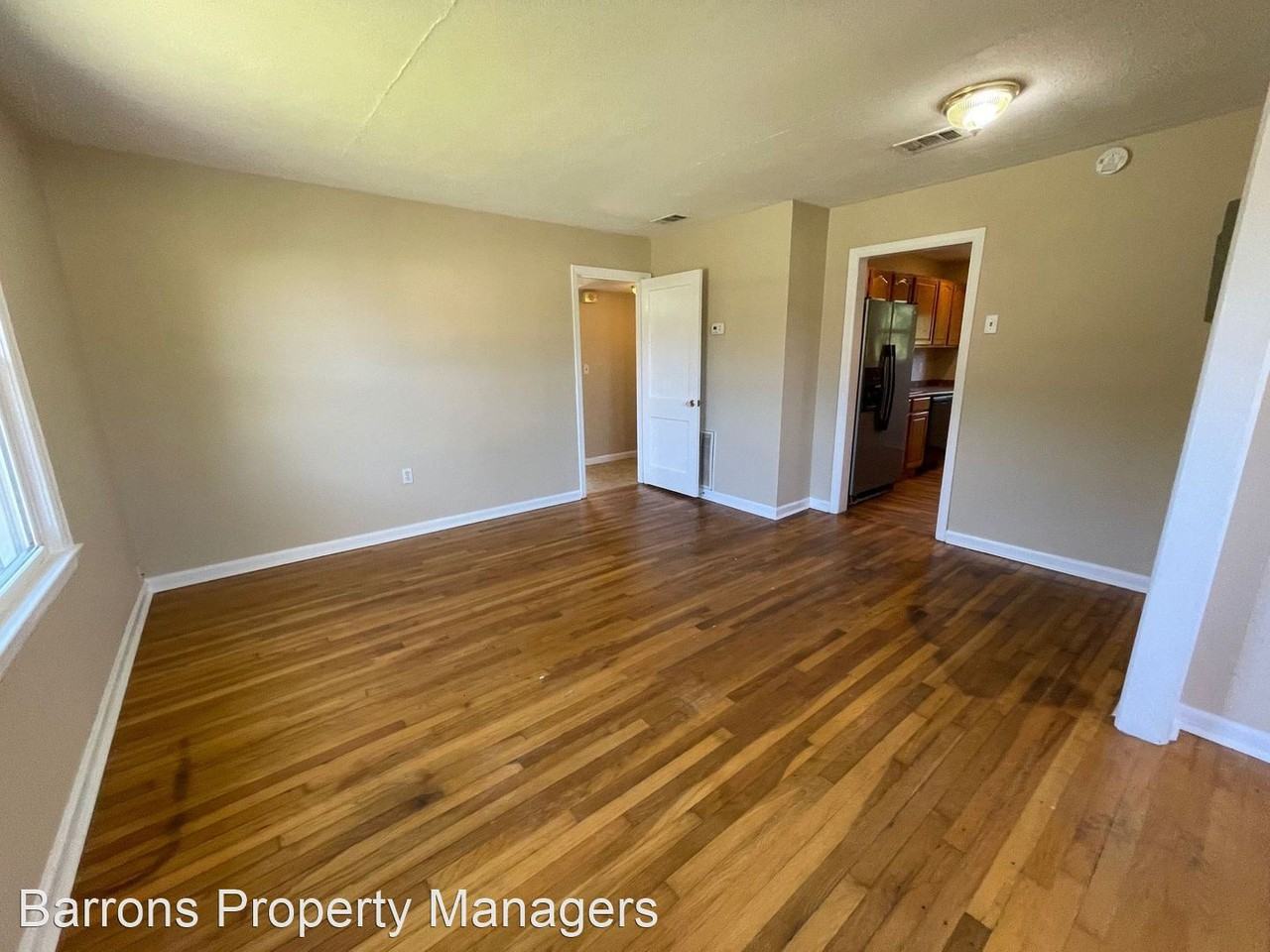 302 Hermey Ave - Photo 2 of 14