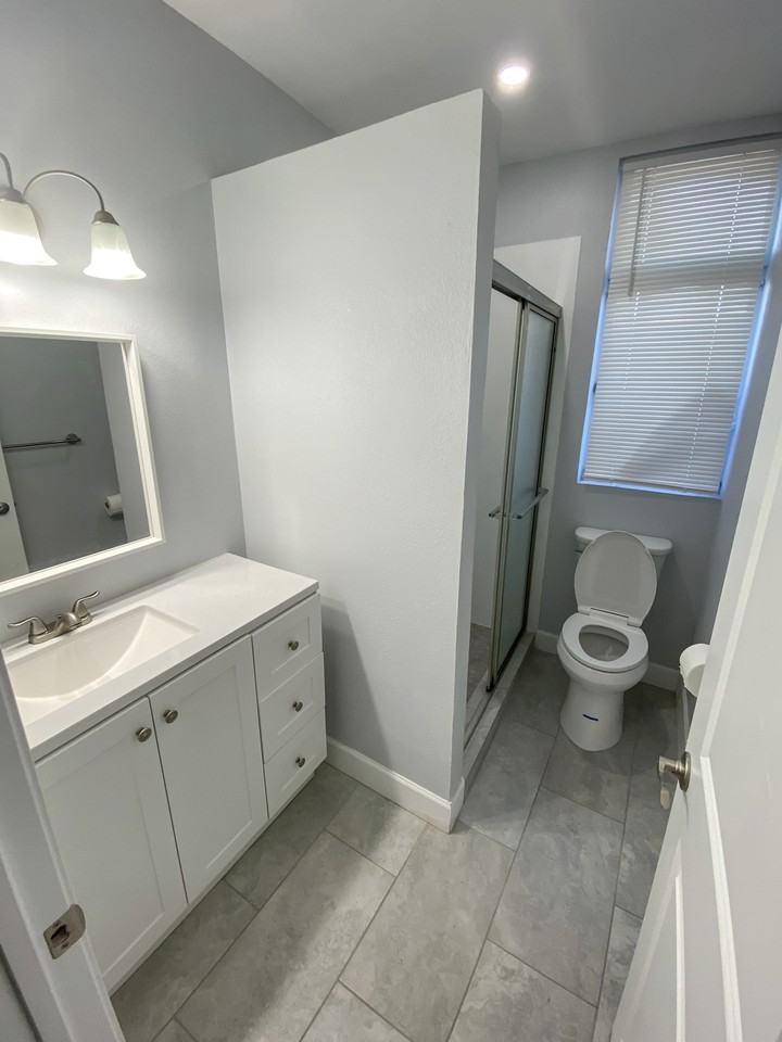 1606 East Phillips Avenue - Photo 7 of 10