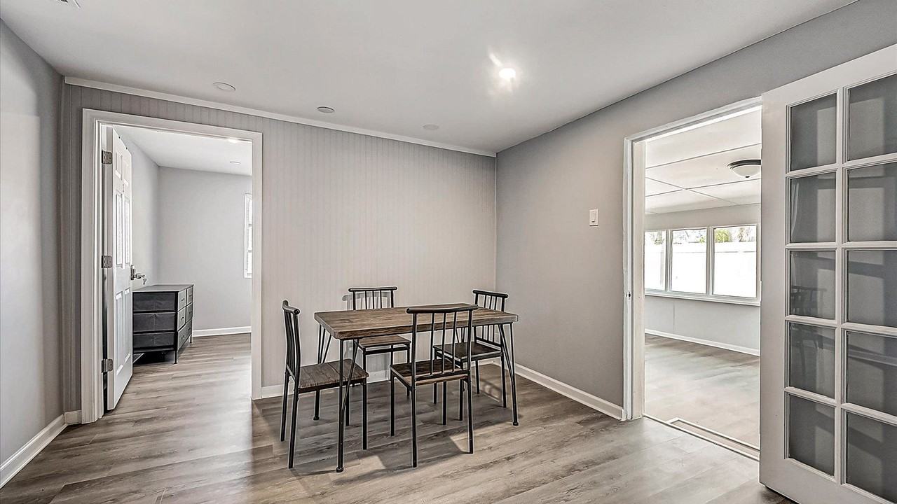 Renne Dr - Photo 2 of 7