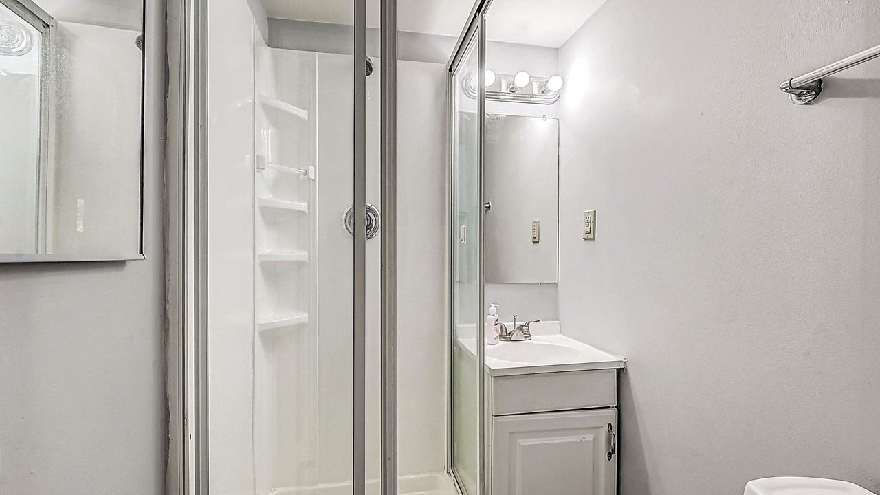 Renne Dr - Photo 6 of 7