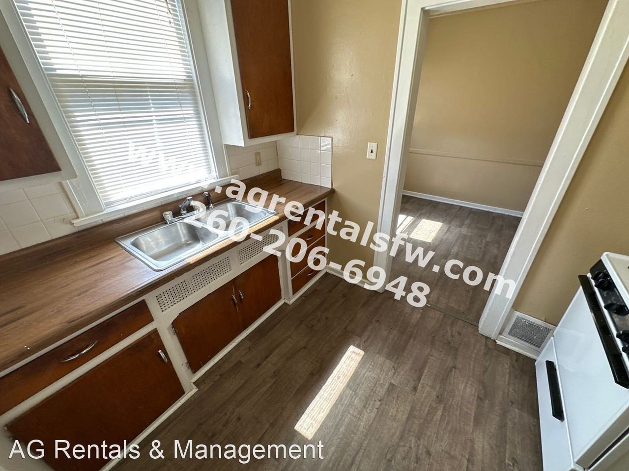 3209 Fairfield Ave - Photo 3 of 13