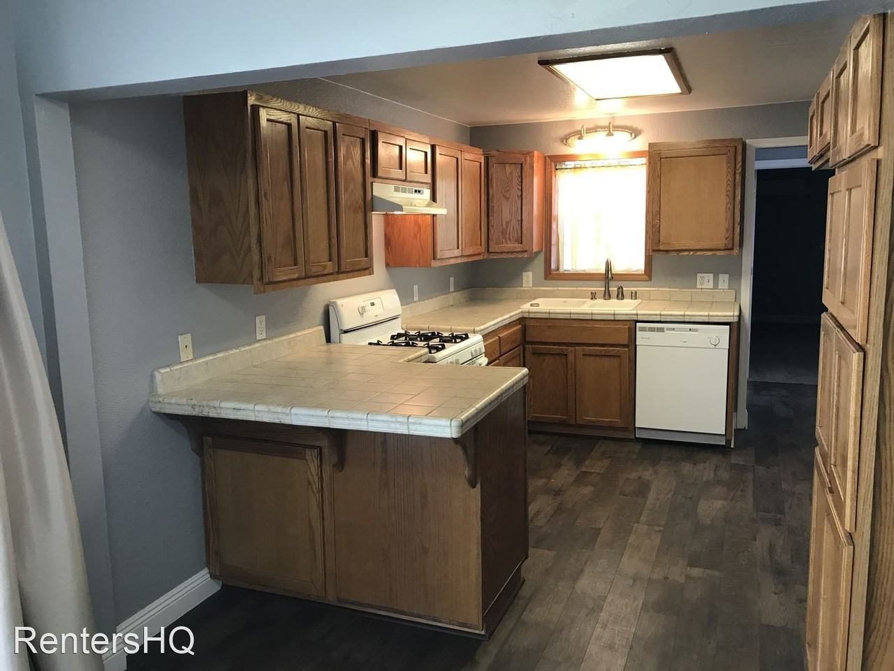 2470 SACRAMENTO DR - Photo 2 of 12