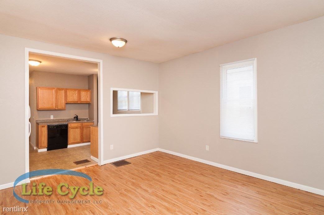 1010 Adams St Se - Photo 3 of 11
