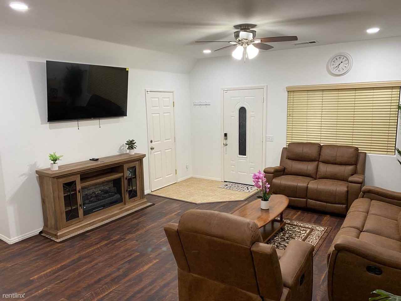 15520 Washington Ave - Photo 2 of 16