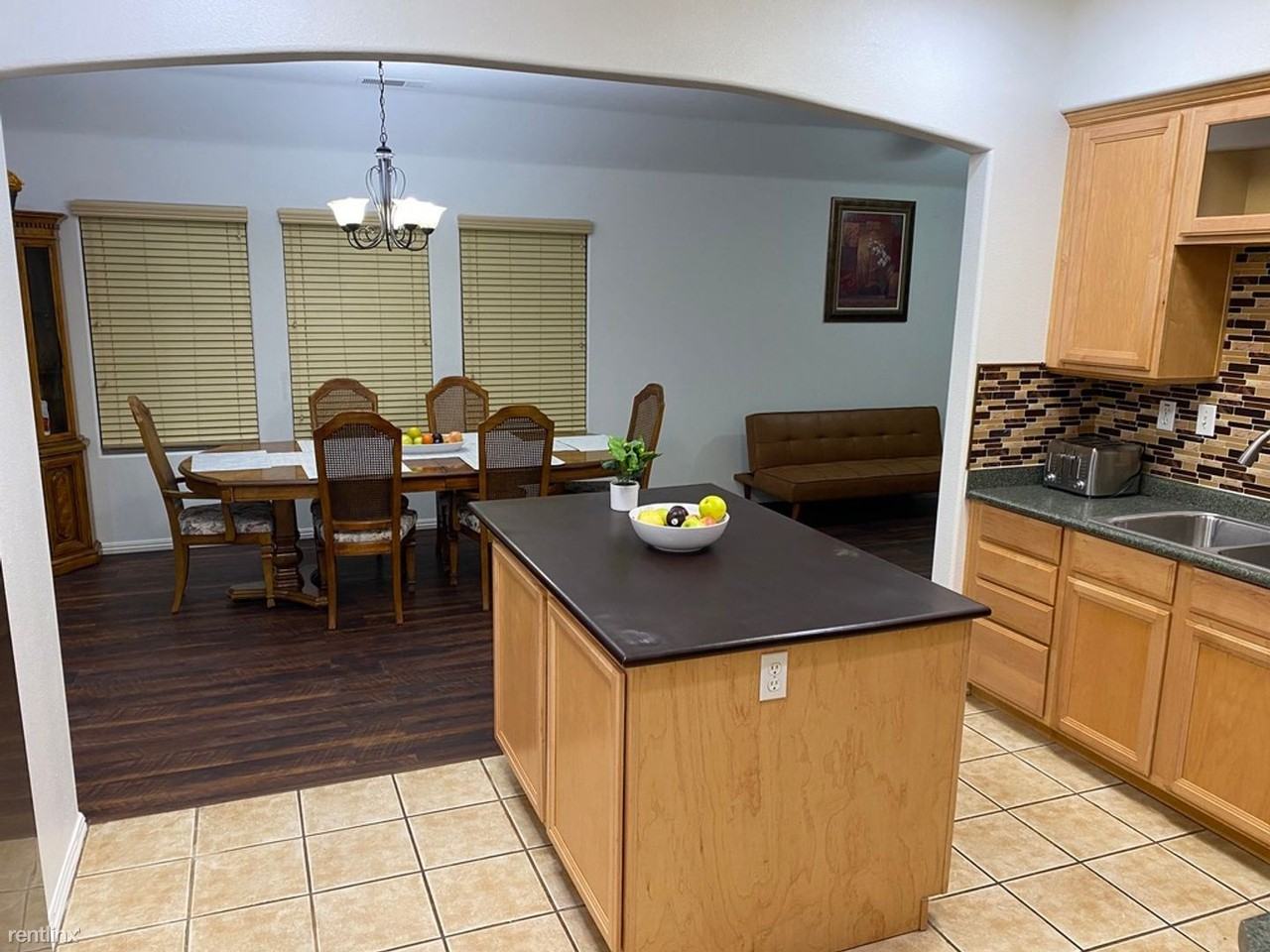 15520 Washington Ave - Photo 3 of 16