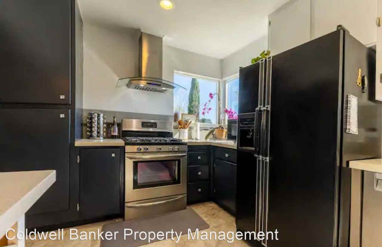 1444 Luning St - Photo 3 of 20