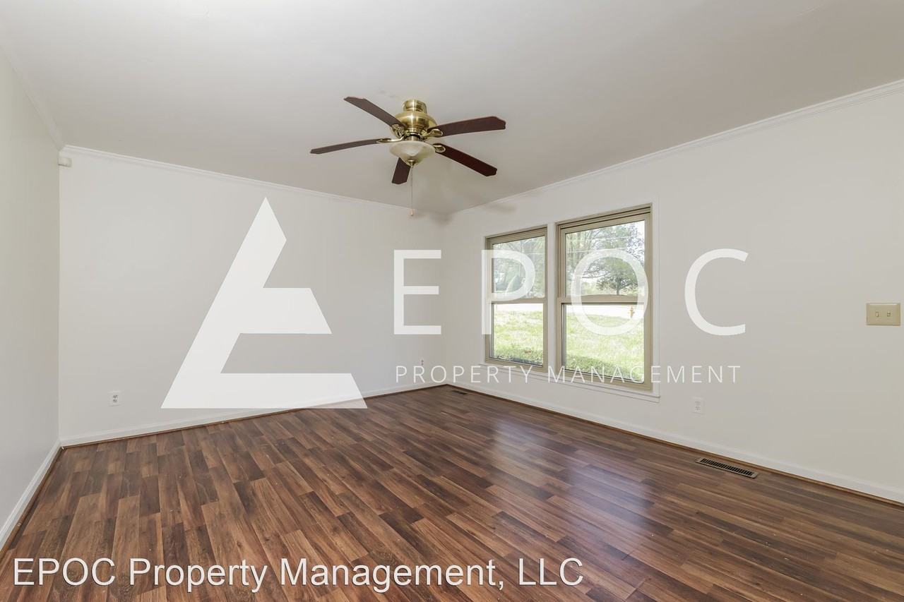 5701 Antietam Dr - Photo 2 of 15