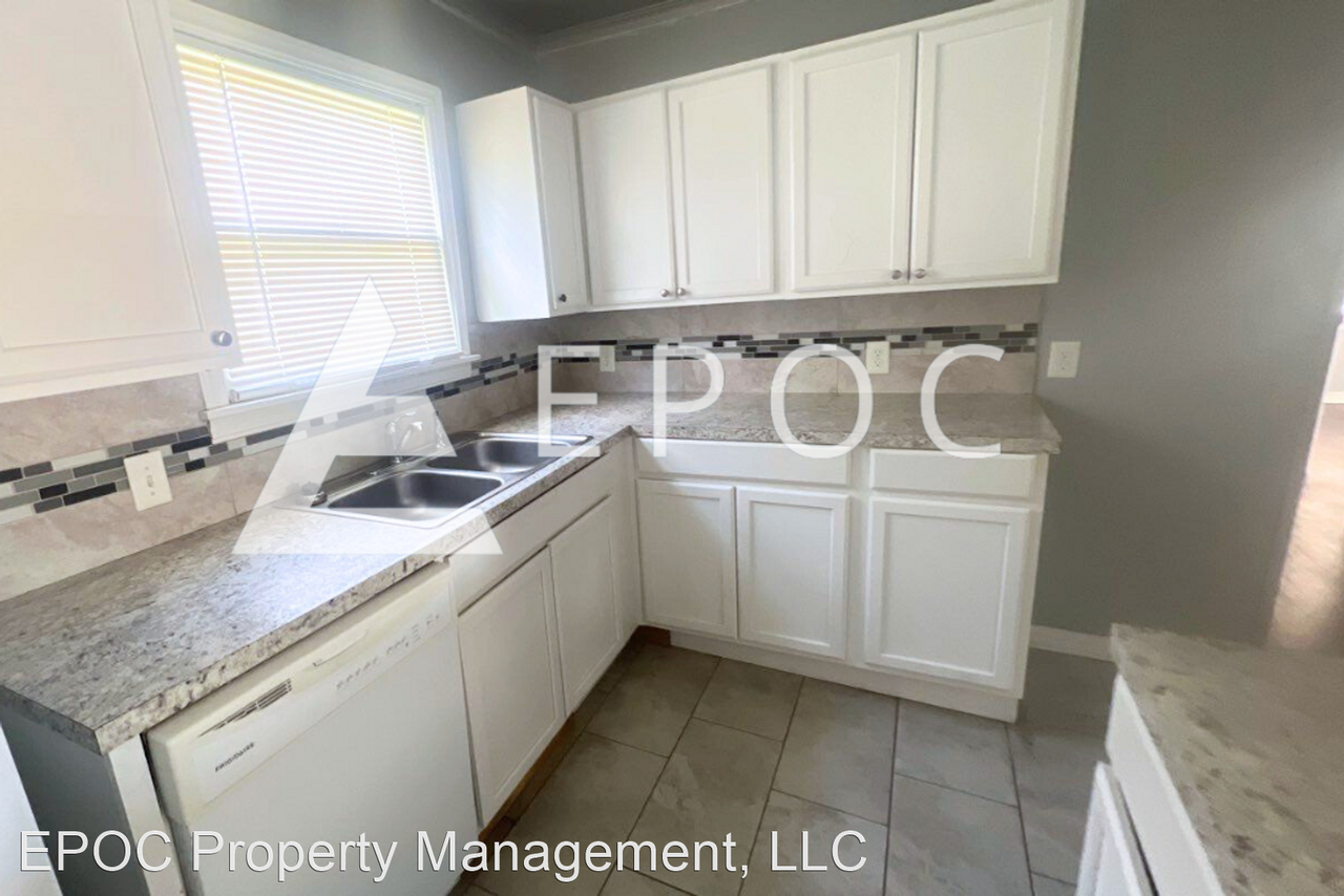 5927 E Latimer Pl - Photo 2 of 7