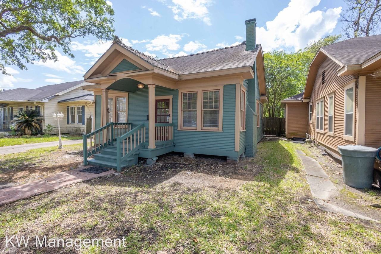 2249 Hazel St - Photo 3 of 33