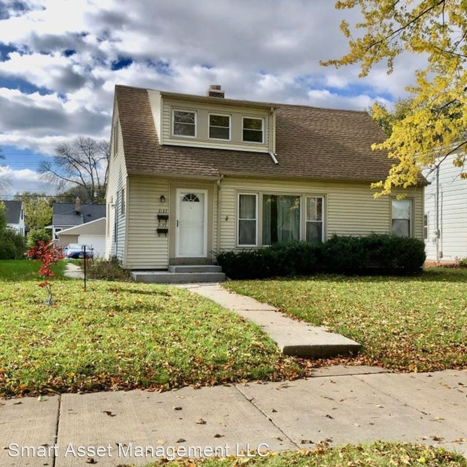 3137 N 87th St Uppr - Photo 3 of 20