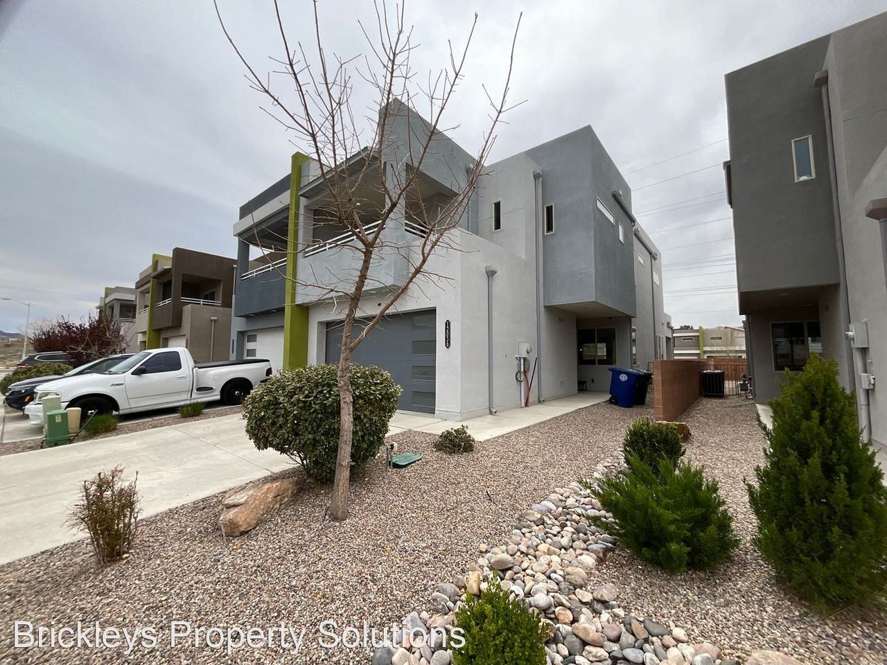 12036 Zanjero Rd Se - Photo 3 of 37