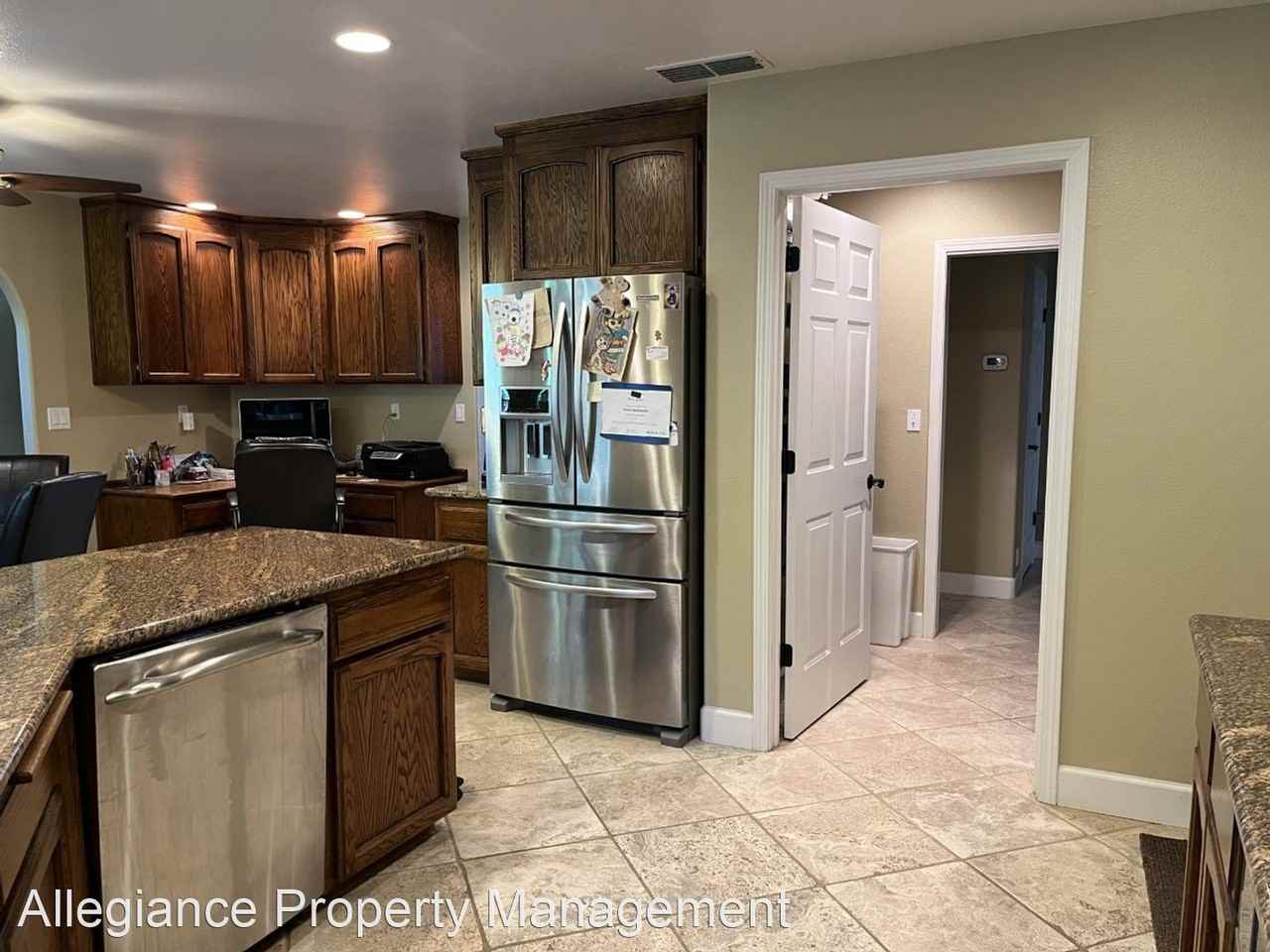 9829 Miller Ln - Photo 3 of 20