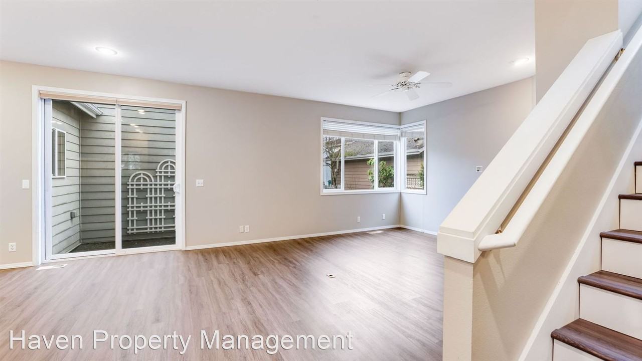 7414 Douglas Ave Se - Photo 3 of 18
