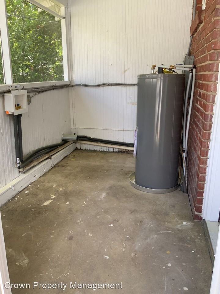 3014 Columbia Ave - Photo 3 of 15