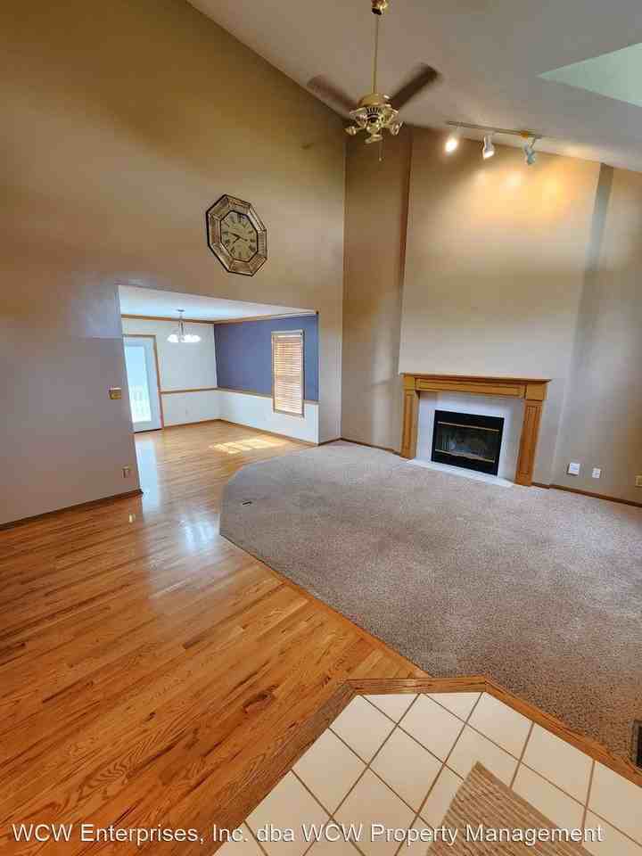5608 Sw Timberlake Ct - Photo 3 of 38