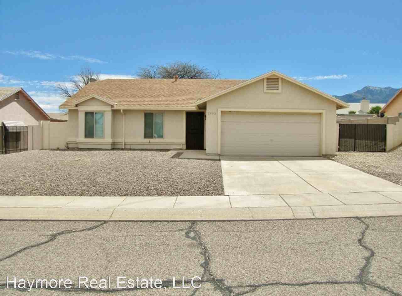 2490 Thunderbird Dr - Photo 2 of 31