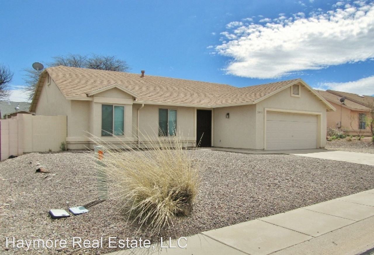 2490 Thunderbird Dr - Photo 3 of 31