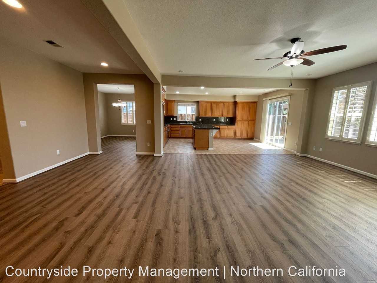 1342 Daisy Dr - Photo 2 of 35