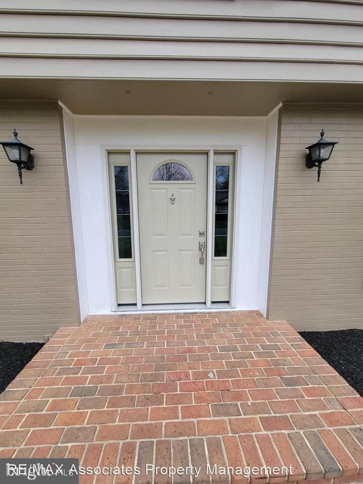 40 W Fairways Cir - Photo 3 of 34