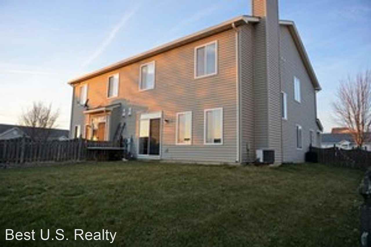 2804 Sarah Ct - Photo 2 of 3