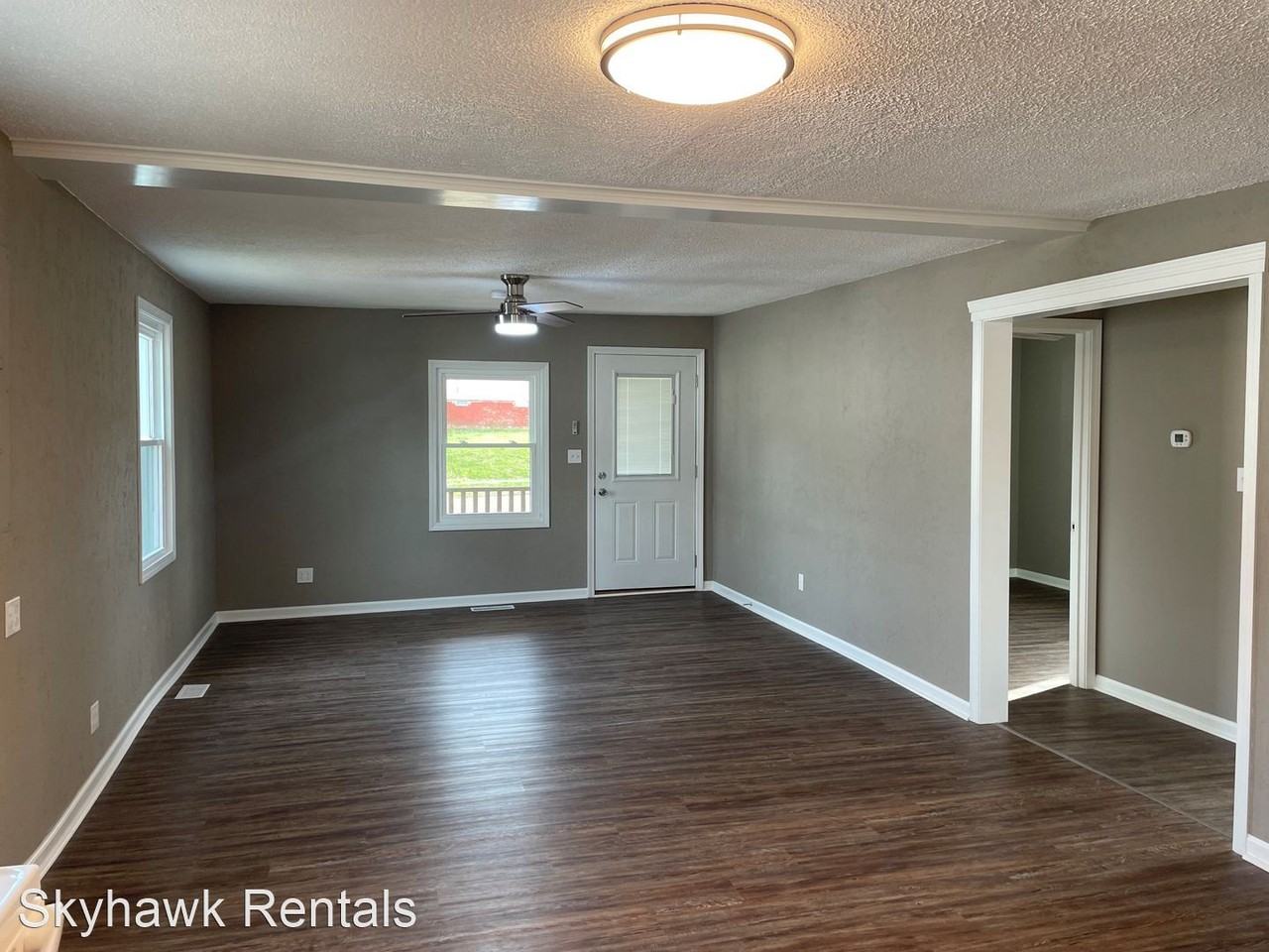 107 St Charles - Photo 3 of 7