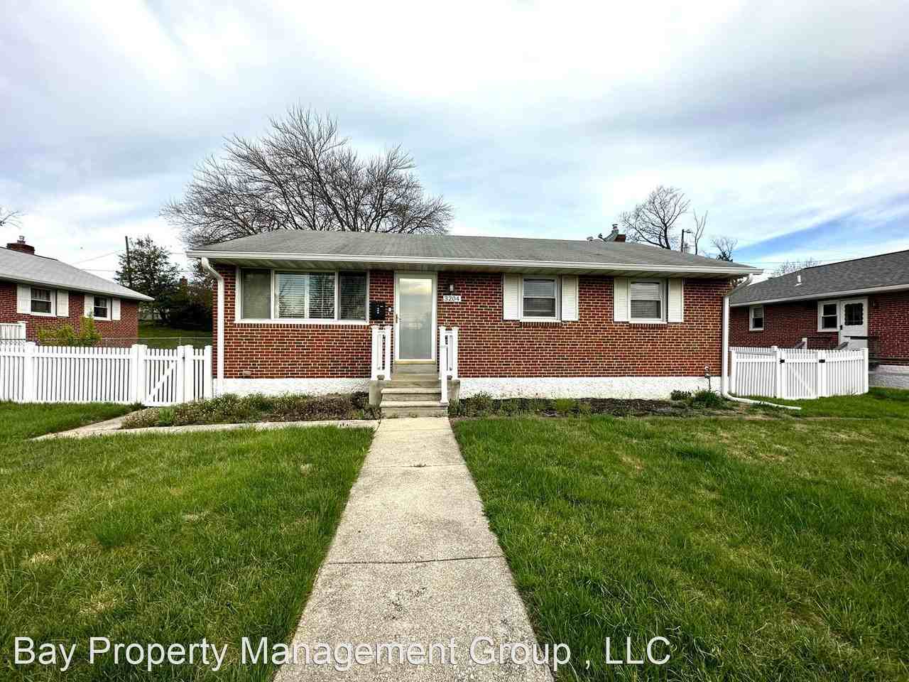 3204 Fairview Rd - Photo 3 of 39