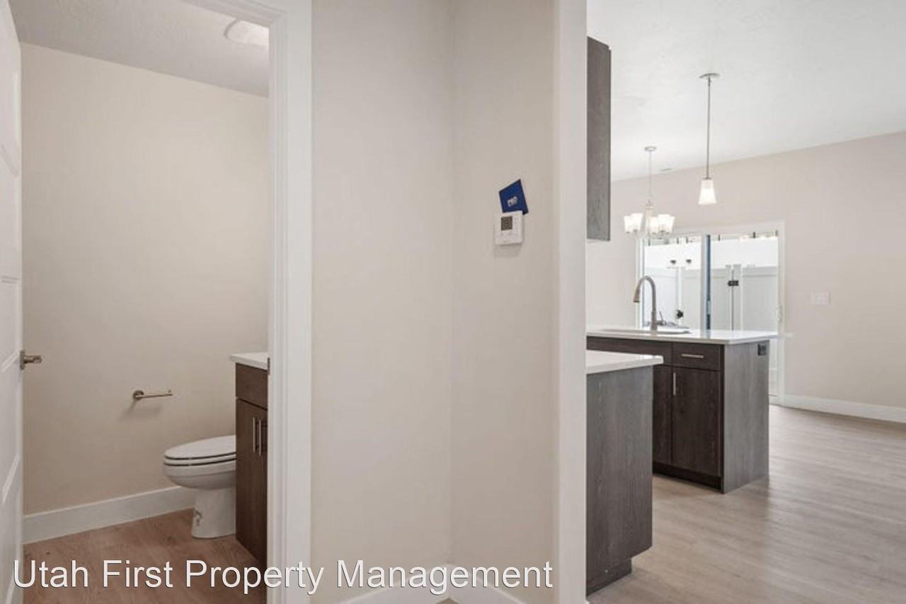 572 E Elmbrook Dr - Photo 3 of 26