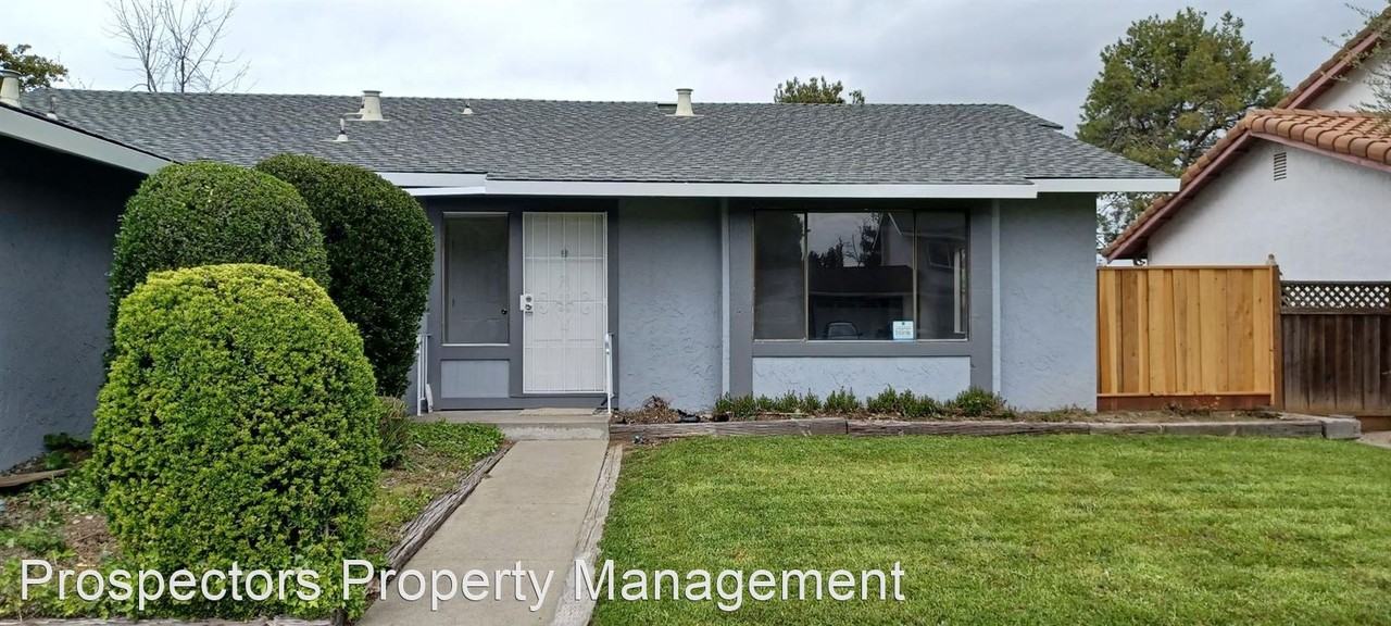 15675 La Bella Ct - Photo 2 of 20