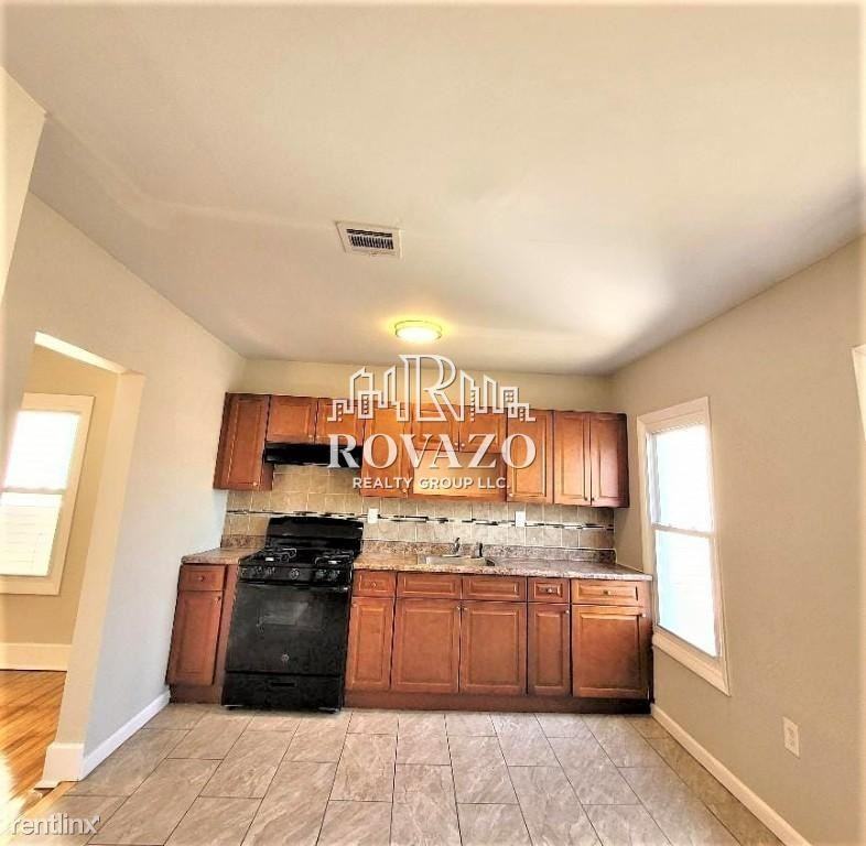 163 Taylor St - Photo 2 of 8