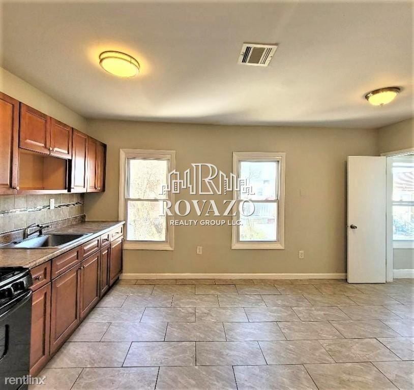 163 Taylor St - Photo 3 of 8