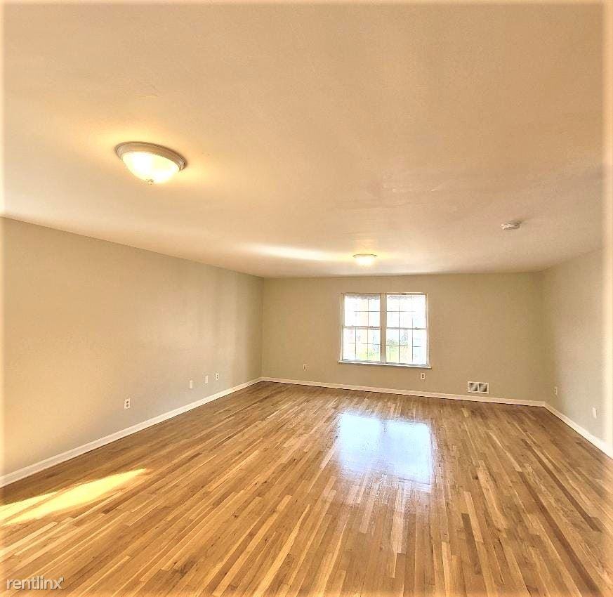 306 S 7th St - Photo 2 of 10