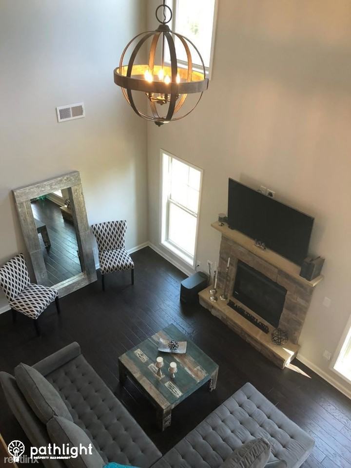 310 Falling Leaf Ln - Photo 3 of 19