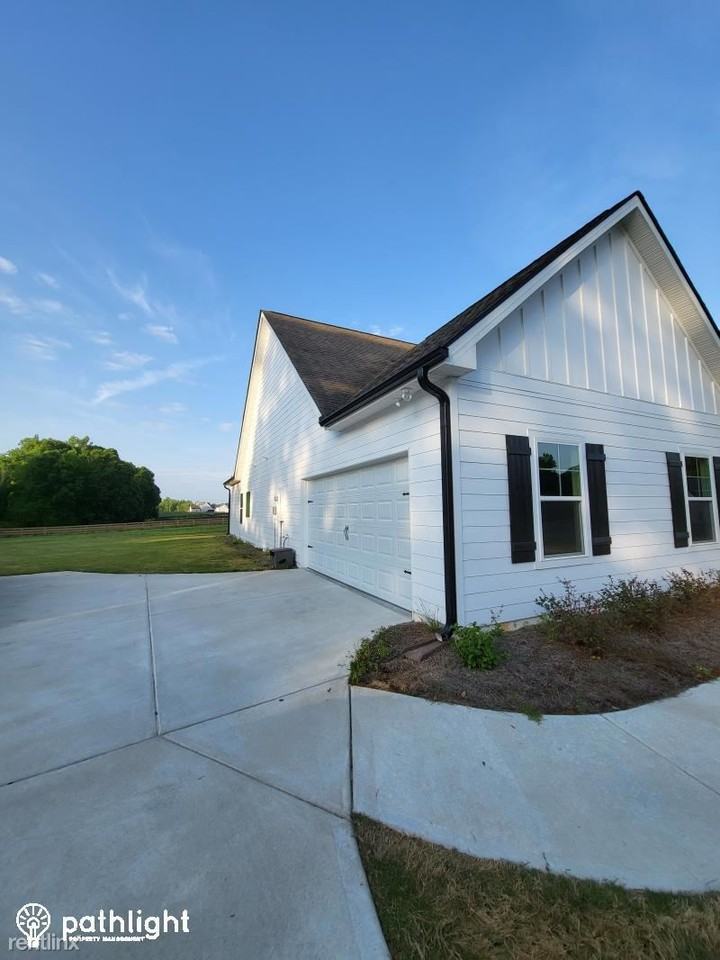 46 Will Banks Rd - Photo 2 of 34