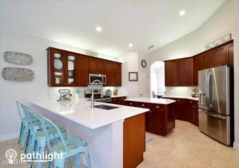 235 Dahlia Ct - Photo 2 of 11