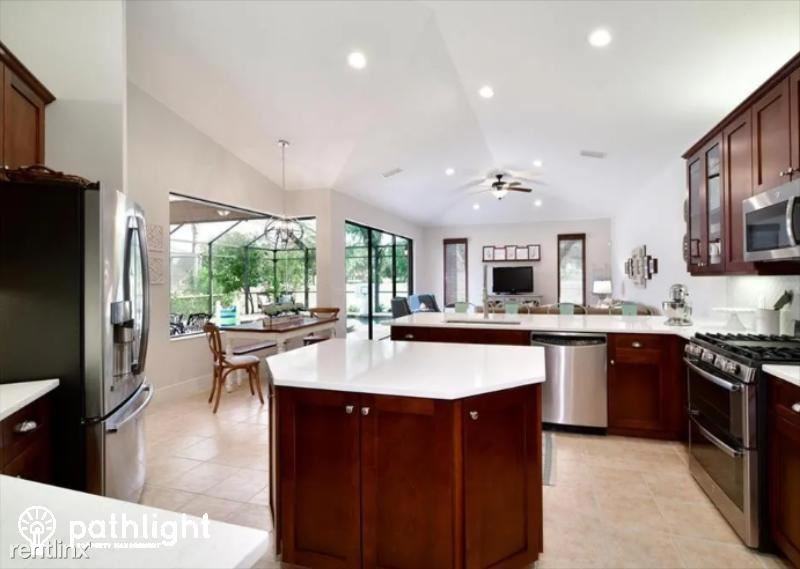 235 Dahlia Ct - Photo 3 of 11