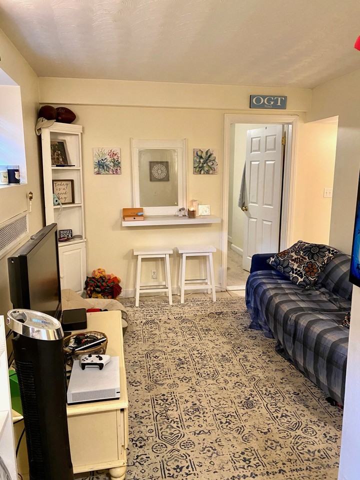 120A Babcock St #B4 - Photo 2 of 10