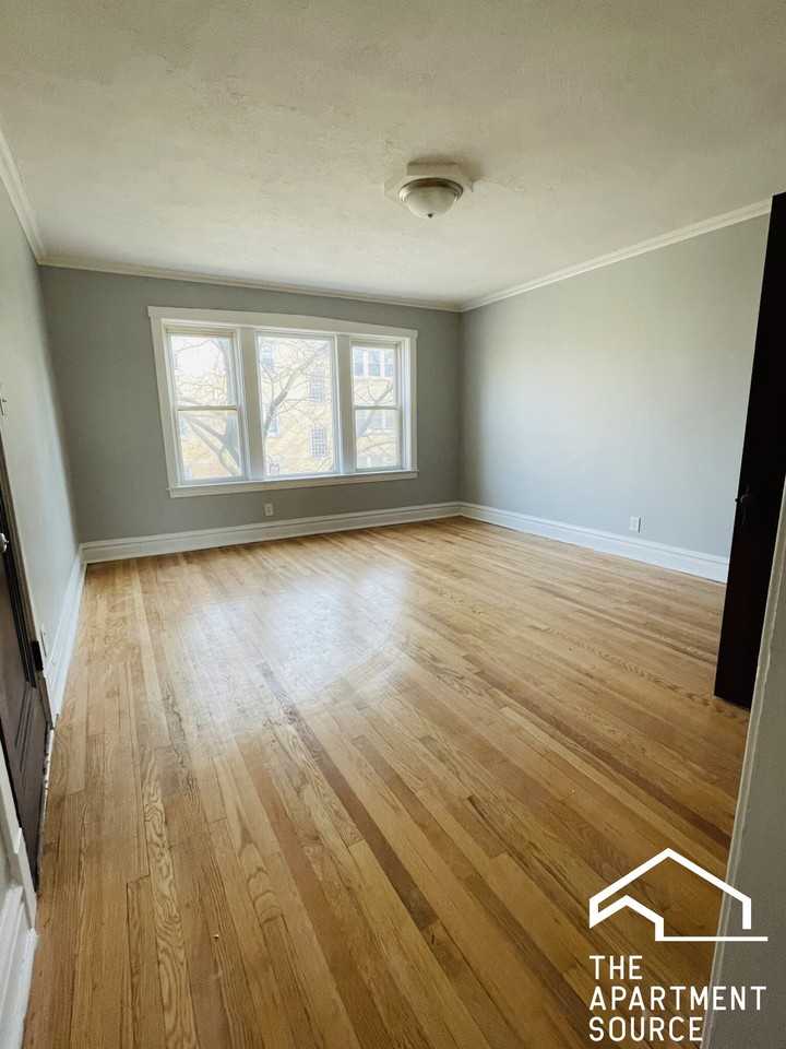5105 W 21st St #14 - Photo 5 of 7