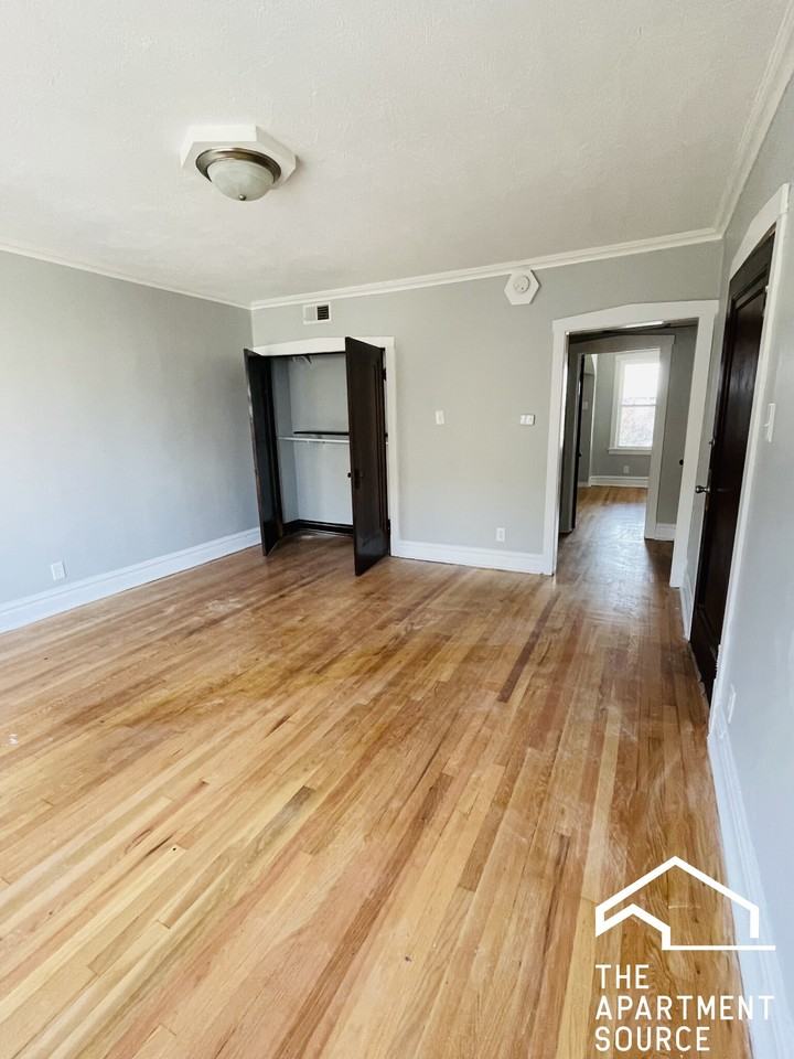 5105 W 21st St #14 - Photo 3 of 7