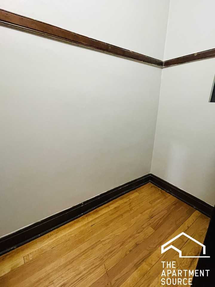 5105 W 21st St #14 - Photo 6 of 7