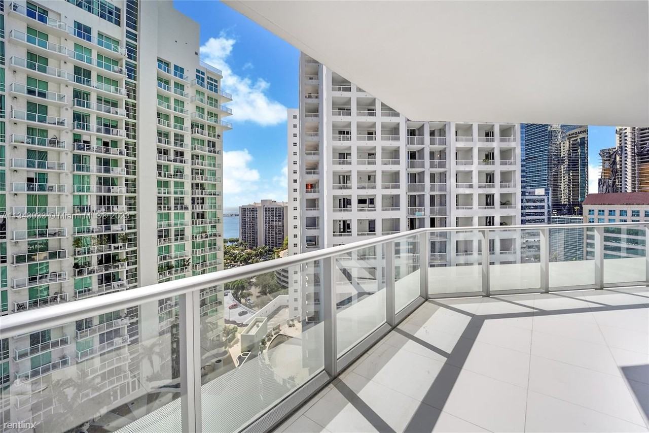 1300 Brickell Bay Dr - Photo 2 of 18