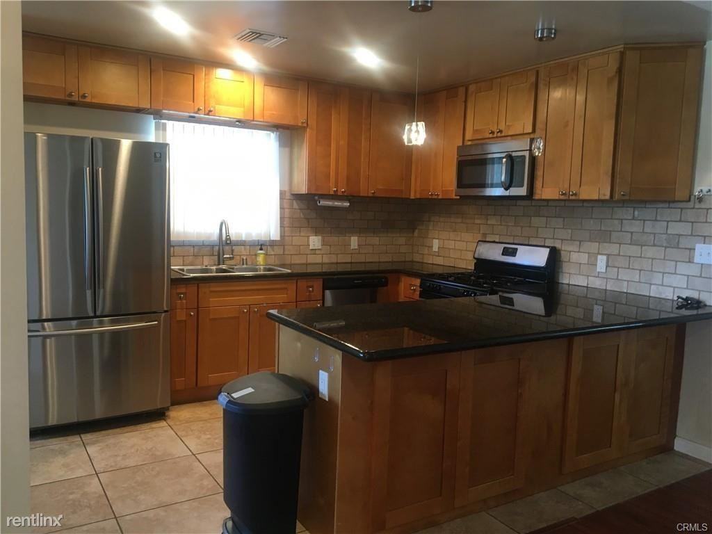 10721 Lora St - Photo 3 of 12