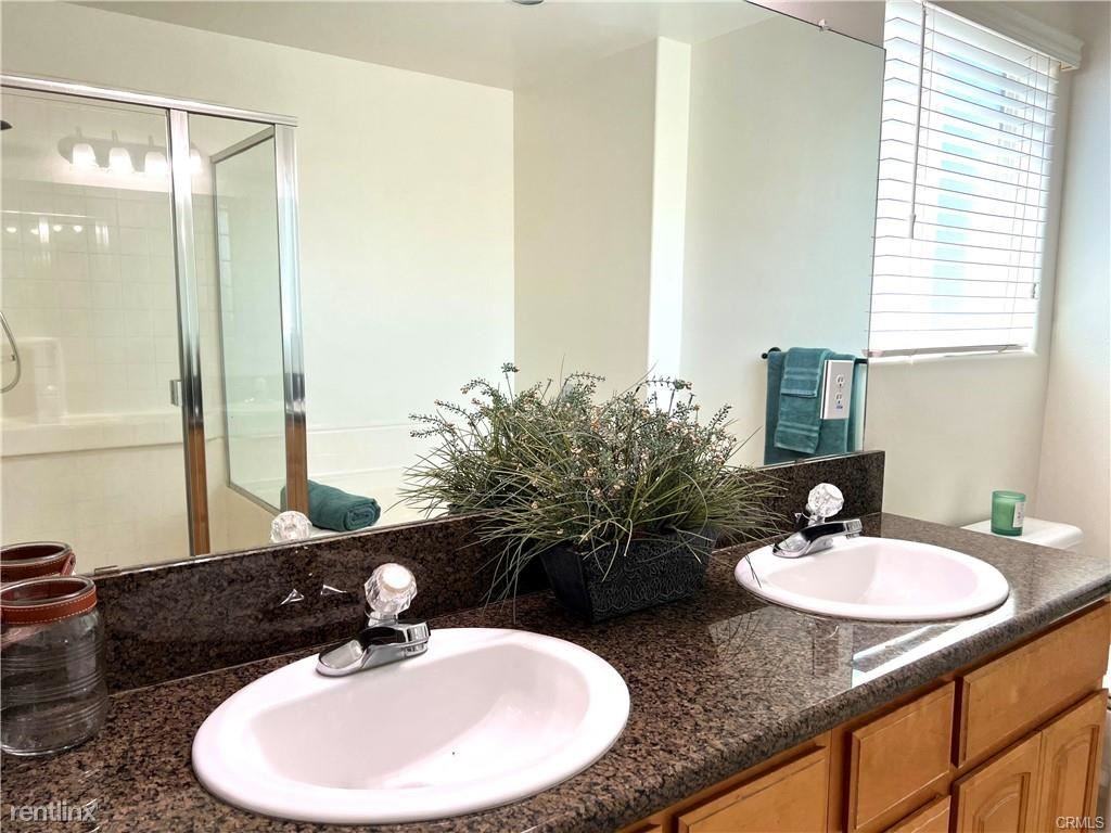 32 W Harriet St - Photo 3 of 10