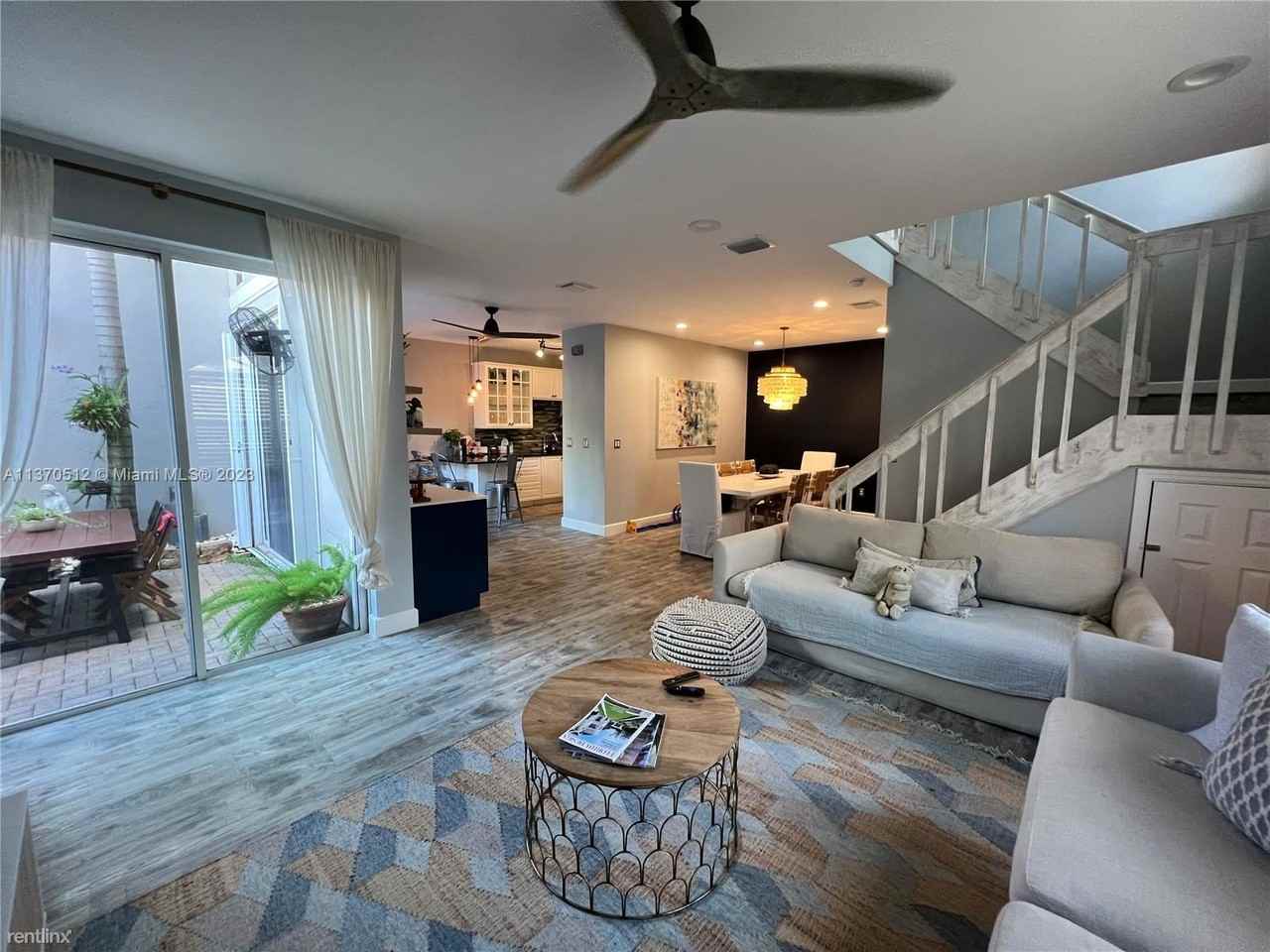 1140 Cliffrose St - Photo 2 of 41