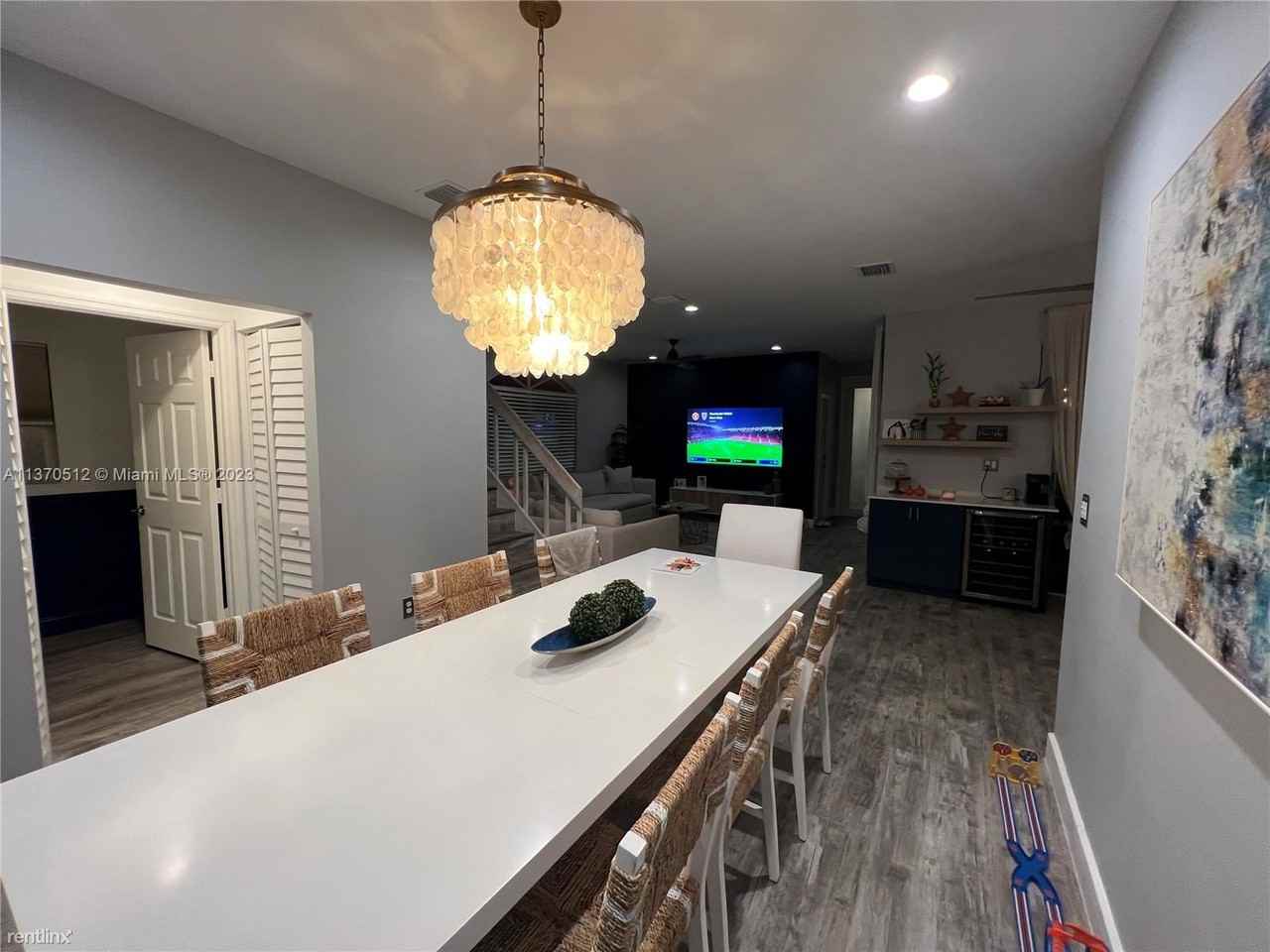 1140 Cliffrose St - Photo 3 of 41