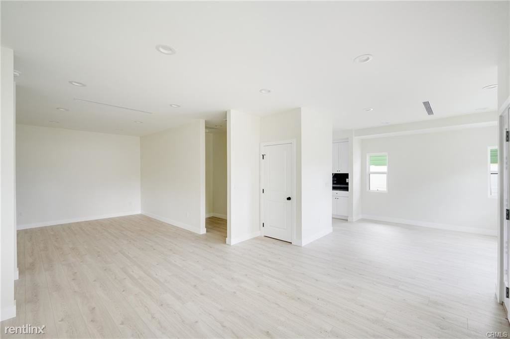 1236 N Reese Pl - Photo 2 of 8
