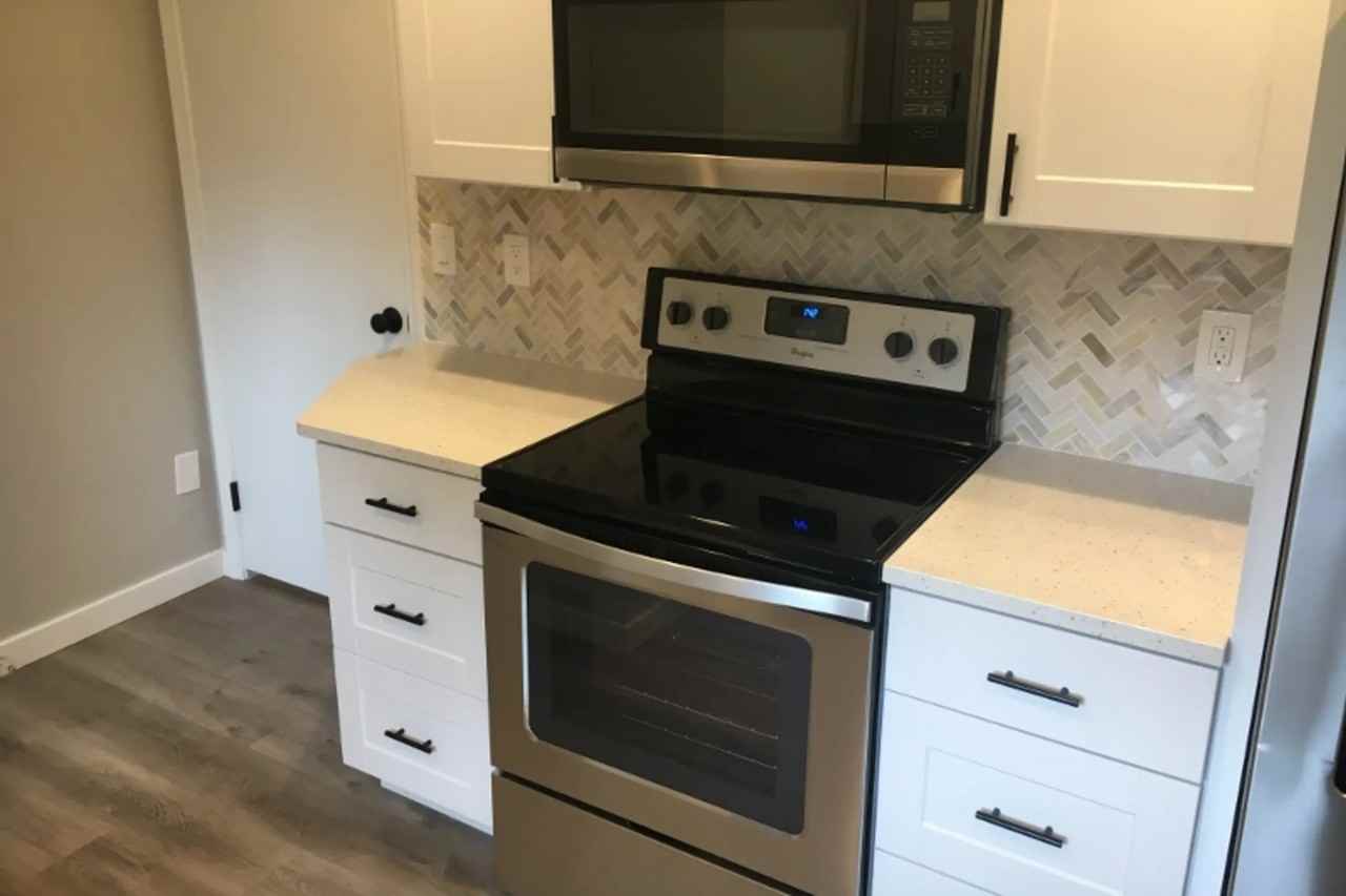 12476 Linden Rd - Photo 3 of 28