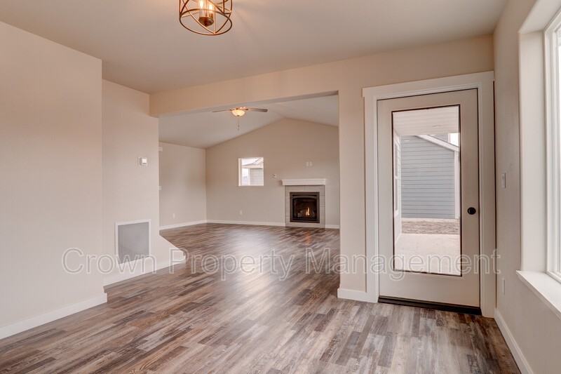 517 Sparrow Rd - Photo 7 of 30