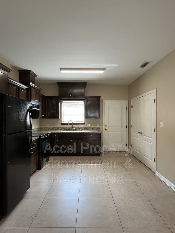 2506 E Garfield Ave #1 - Photo 3 of 14