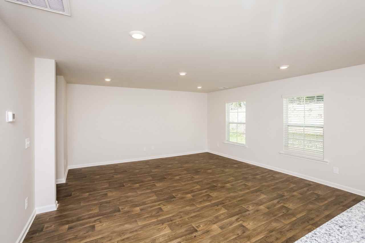272 Bent Holly Dr - Photo 2 of 13