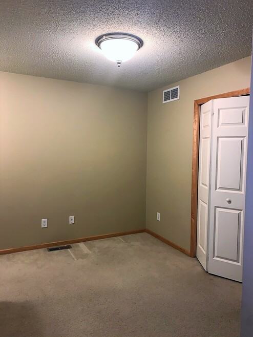 7507 Parkridge Ln - Photo 5 of 21